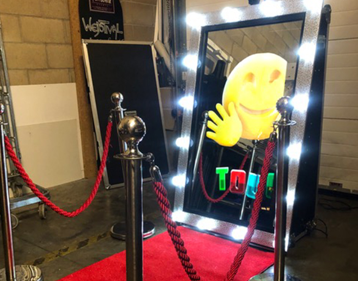 Selfie Mirror Photo Booth
